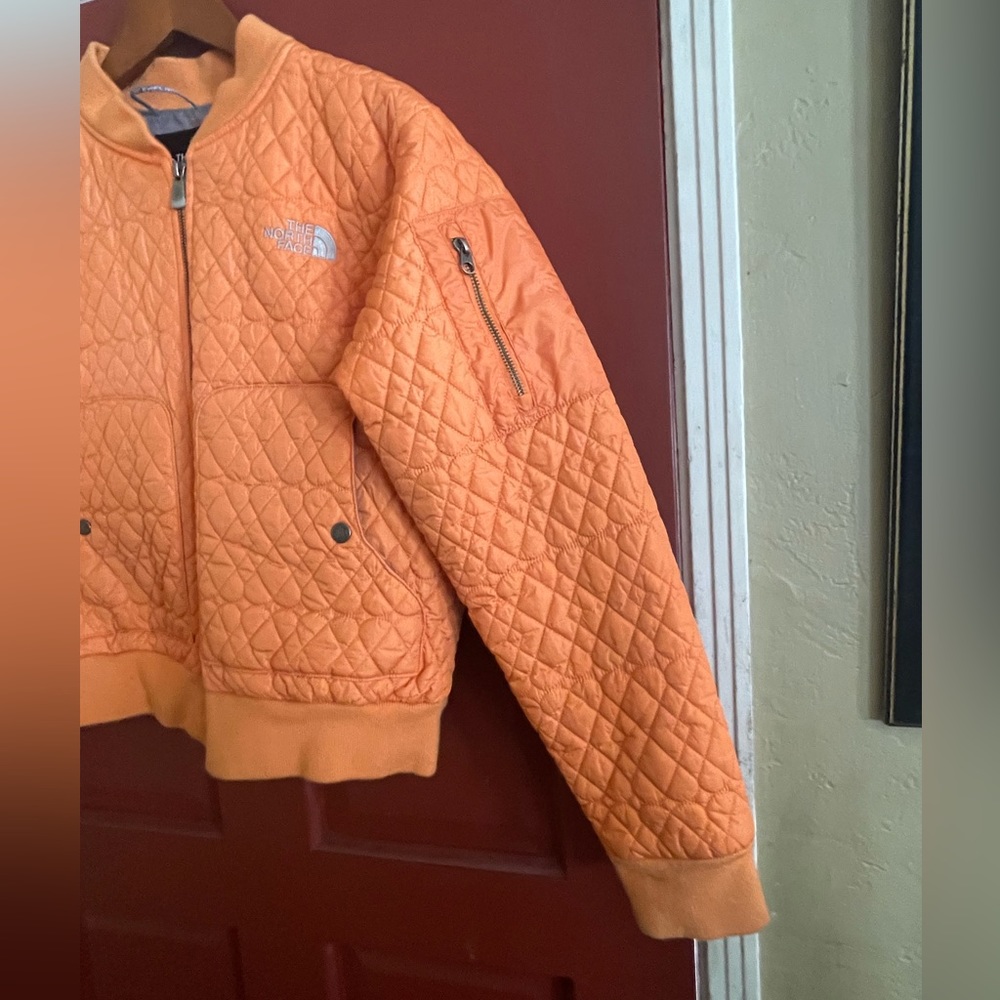 Vintage THE NORTH FACE tangerine ๐ colored cropped jacket. Purchased in 1989 - Picture 3 of 11